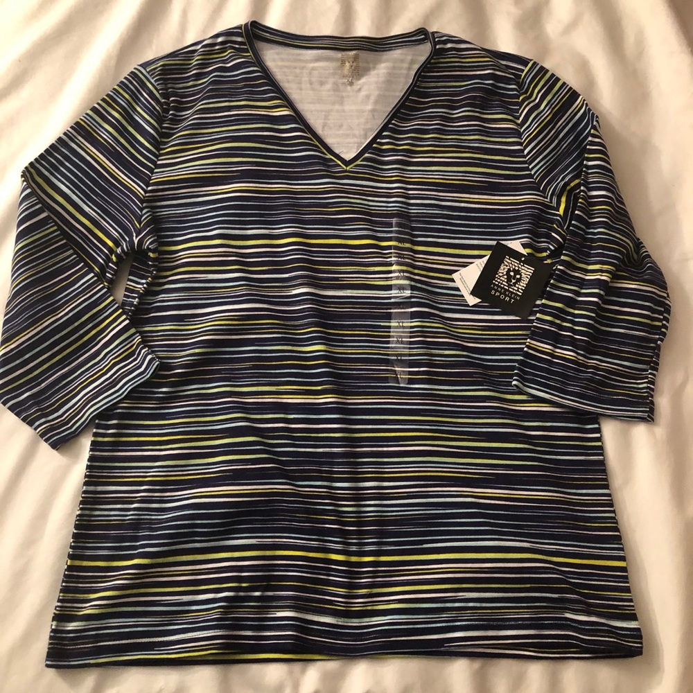 NWT nice quarter length sleeved T